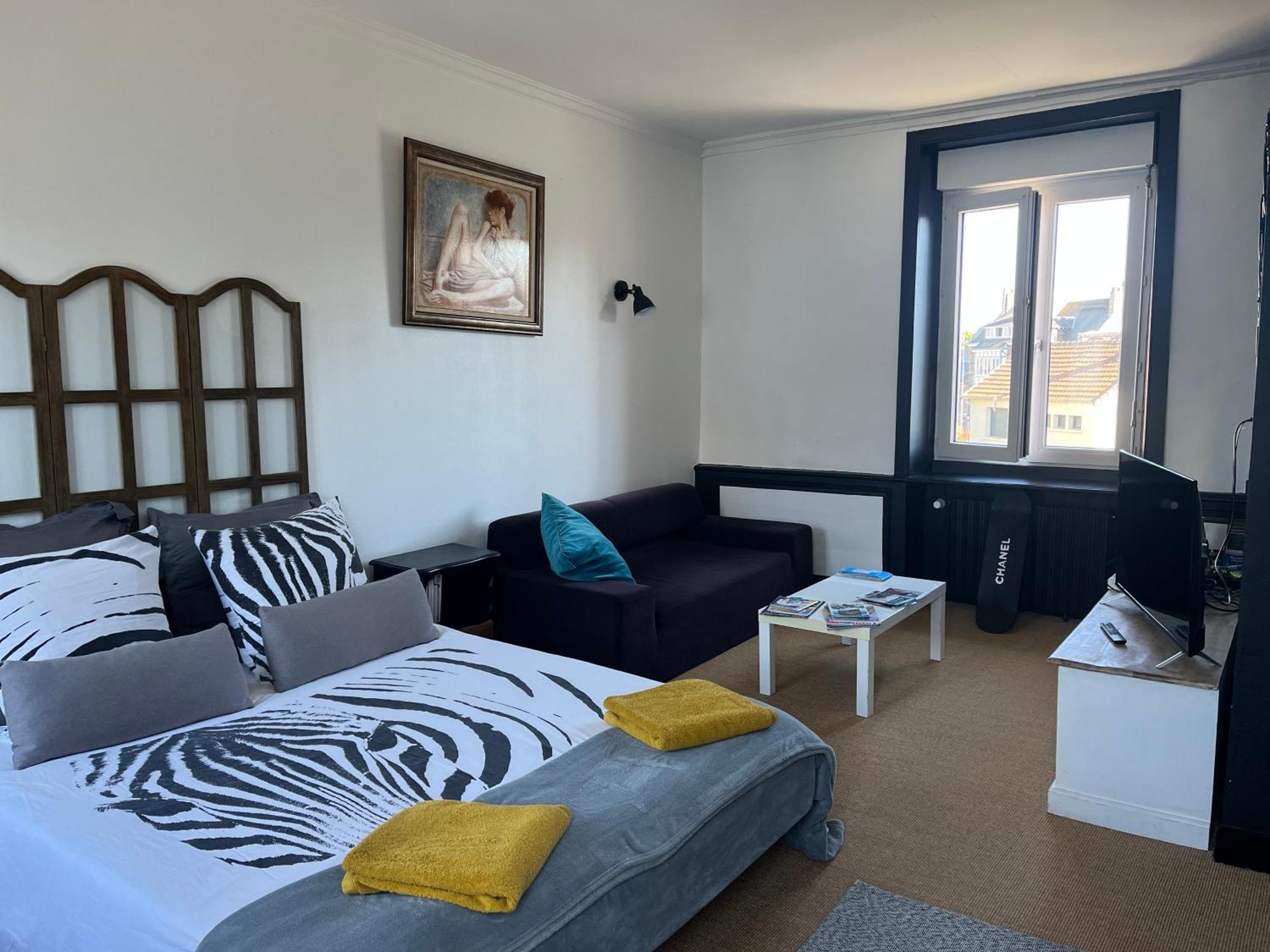 Chambre Spacieuse Dans Maison Renovee กรองวิลล์ ภายนอก รูปภาพ